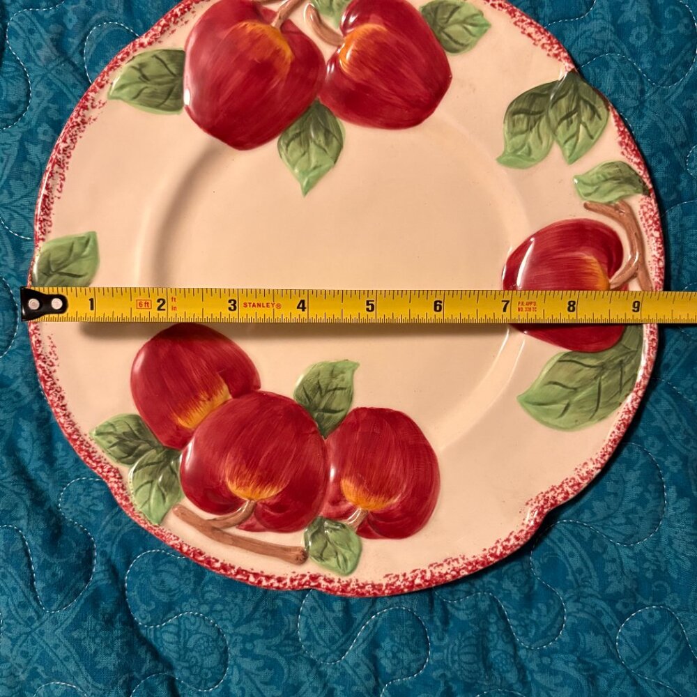 Cracker Barrel Red Apple Pattern Ruffled Edge Plate 9.5" - Picture 4 of 4